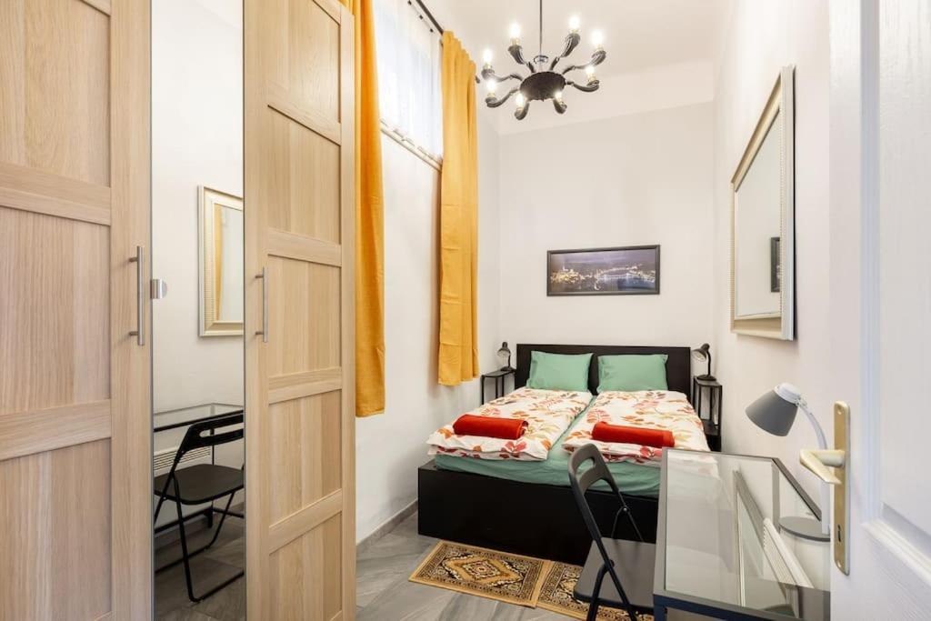 Apartment Kz10e Paola On Kazinczy Utca